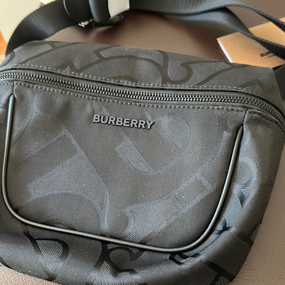 Burberry Crossbody Bag (unisex) - Picture 2 of 14